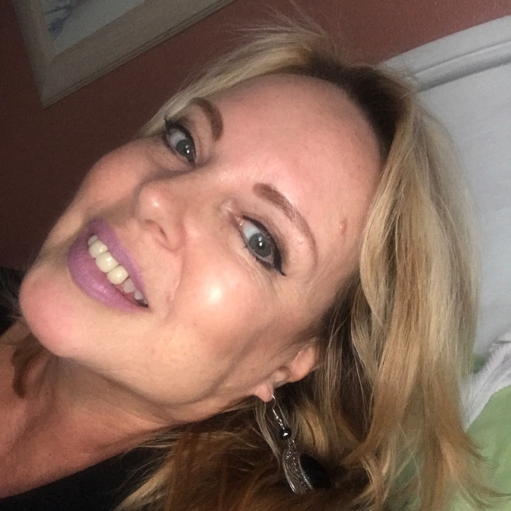 Meet your Posher, Ellen